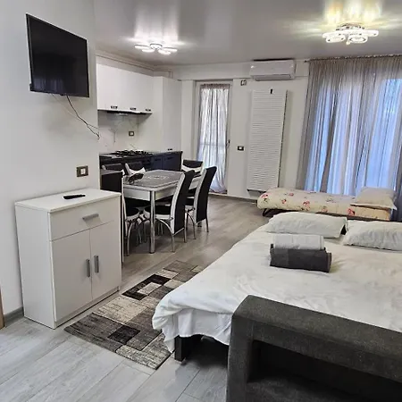 Alezzi Mamaia Nord Family Deluxe Cu Piscina Exterioara * Navodari