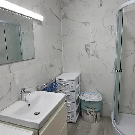 Apartment Alezzi Mamaia Nord Family Deluxe Cu Piscina Exterioara Navodari