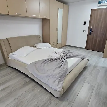 Alezzi Mamaia Nord Family Deluxe Cu Piscina Exterioara Apartment *