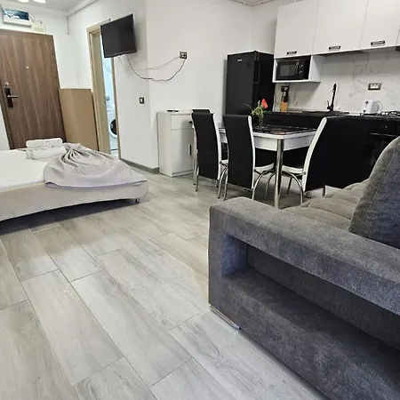 Alezzi Mamaia Nord Family Deluxe Cu Piscina Exterioara * Navodari
