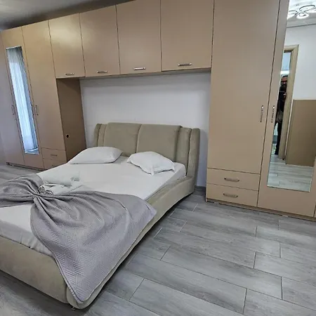 Alezzi Mamaia Nord Family Deluxe Cu Piscina Exterioara *