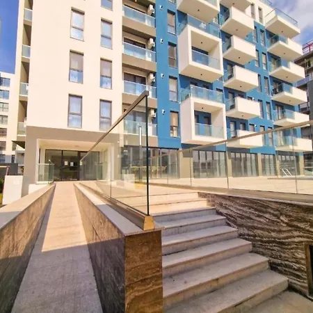 Apartment Alezzi Mamaia Nord Family Deluxe Cu Piscina Exterioara