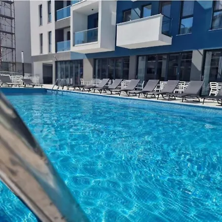 Alezzi Mamaia Nord Family Deluxe Cu Piscina Exterioara Apartment *