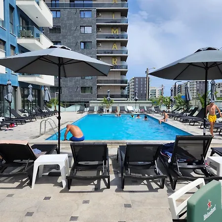 Apartment Alezzi Mamaia Nord Family Deluxe Cu Piscina Exterioara Navodari