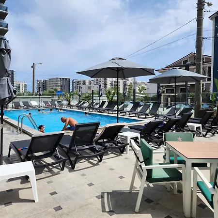 Apartment Alezzi Mamaia Nord Family Deluxe Cu Piscina Exterioara *